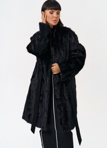 Женская шуба из меха норки в черном цвете
