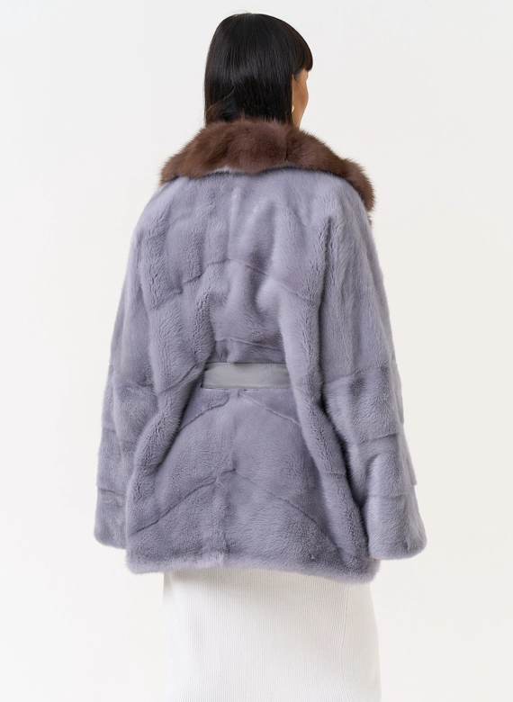 Женская шуба из меха норки с воротником из меха куницы