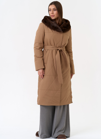 Пуховик с капюшоном из эко меха