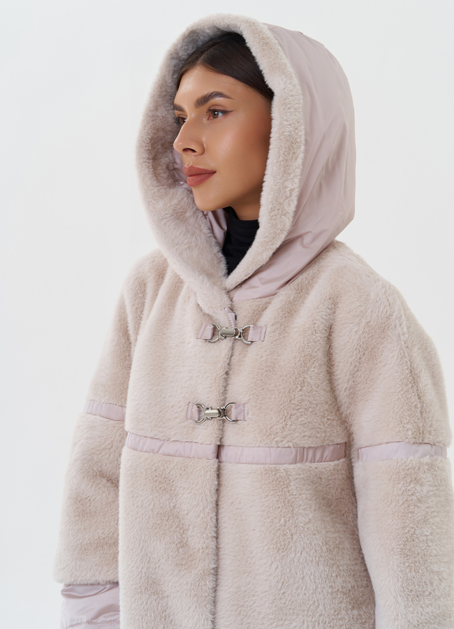 Комбинированное пальто из эко меха с капюшоном модель № 27652 в рассрочку