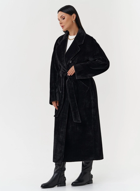 Утепленное пальто из эко меха