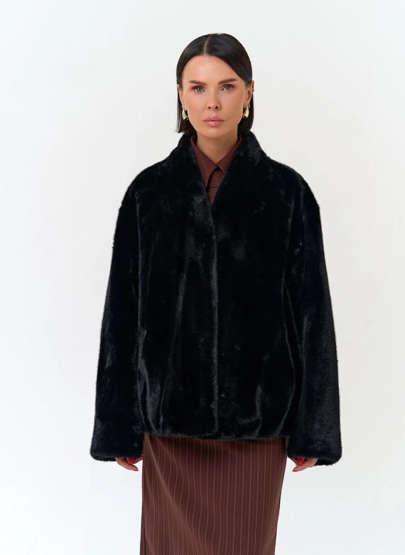 Женская куртка из эко меха фото