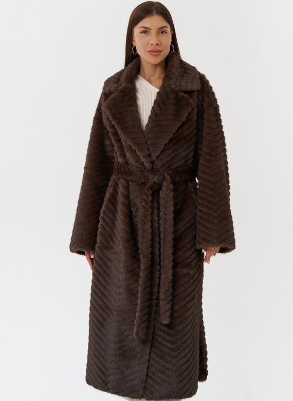 Пальто из эко меха с английским воротником