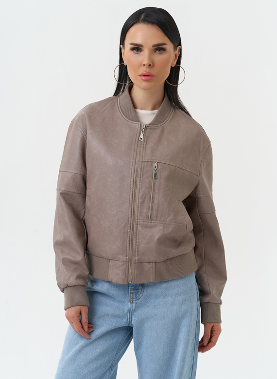 Куртка бомбер из эко кожи бежевого цвета