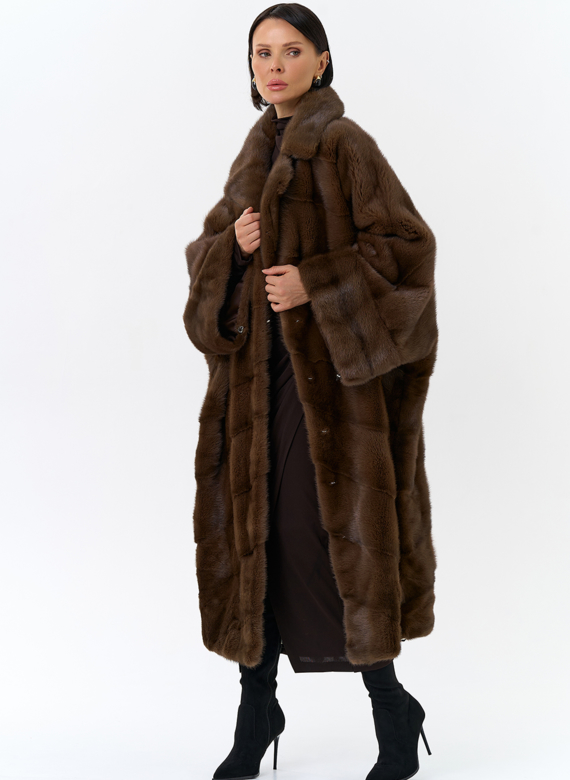 Шуба оверсайз с английским воротником