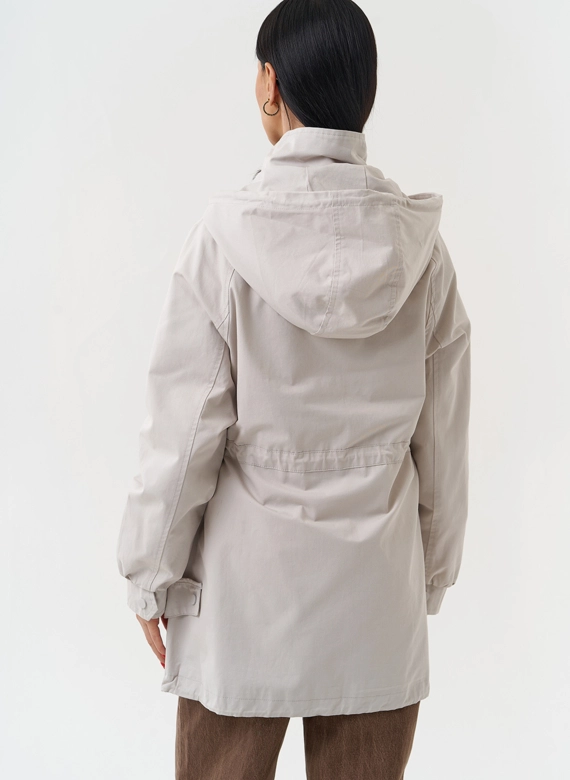 Ветровка женская с капюшоном